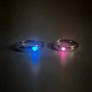 Fashion Blue Love Heart Luminous Ring